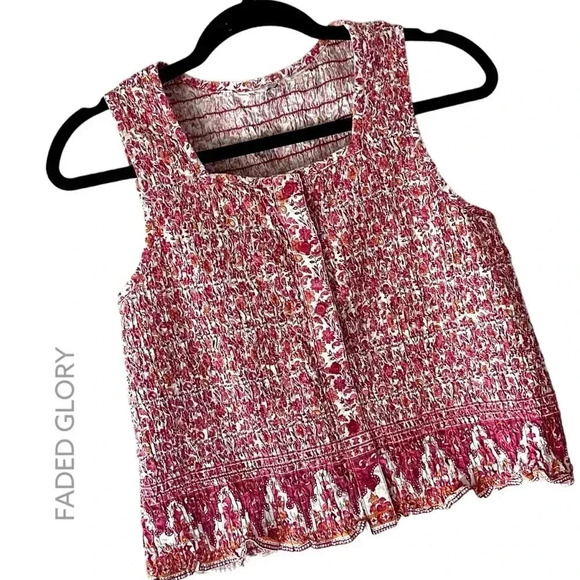 FADED GLORY | SLEEVELESS FLORAL RUCHED BUTTON FRONT CROP TOP | SIZE: SMALL - Picture 1 of 5